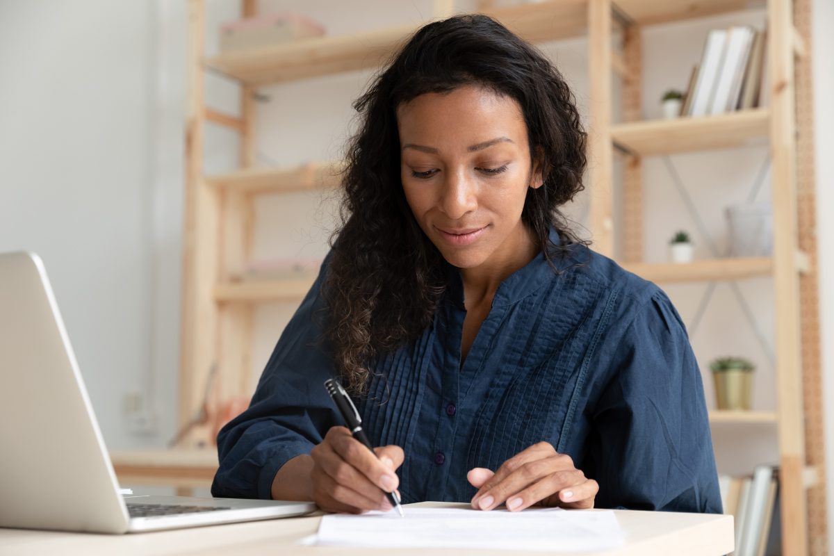 A therapist writing a dap note