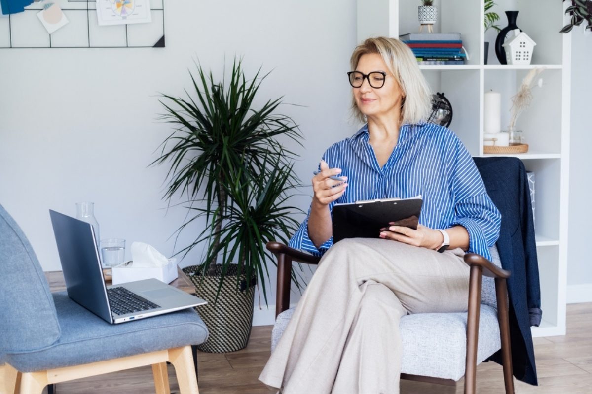 Professional Psychotherapy Online Middle Aged Female
